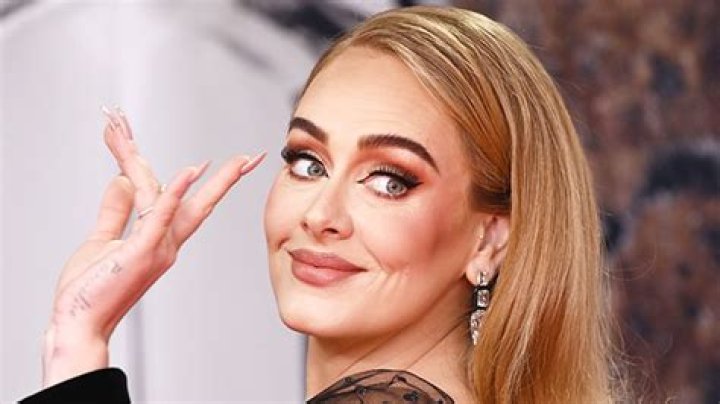Adele Is Makeup Free For Rehearsal In London: Photos – Hollywood Life