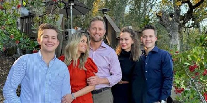 Candace Cameron Bure Joins ‘Full House’ Cast For New Music Video After Photo Scandal