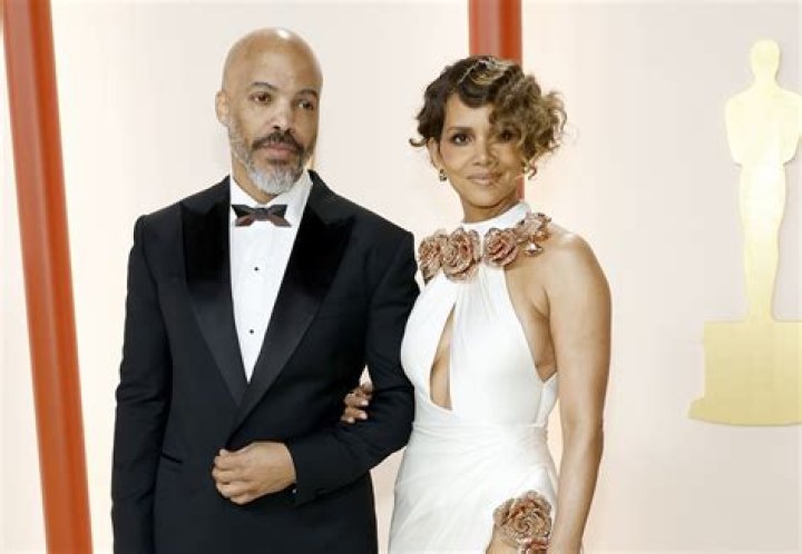 Halle Berry, 54, Makes Red Carpet Debut With New BF Van Hunt At The Oscars — Pics