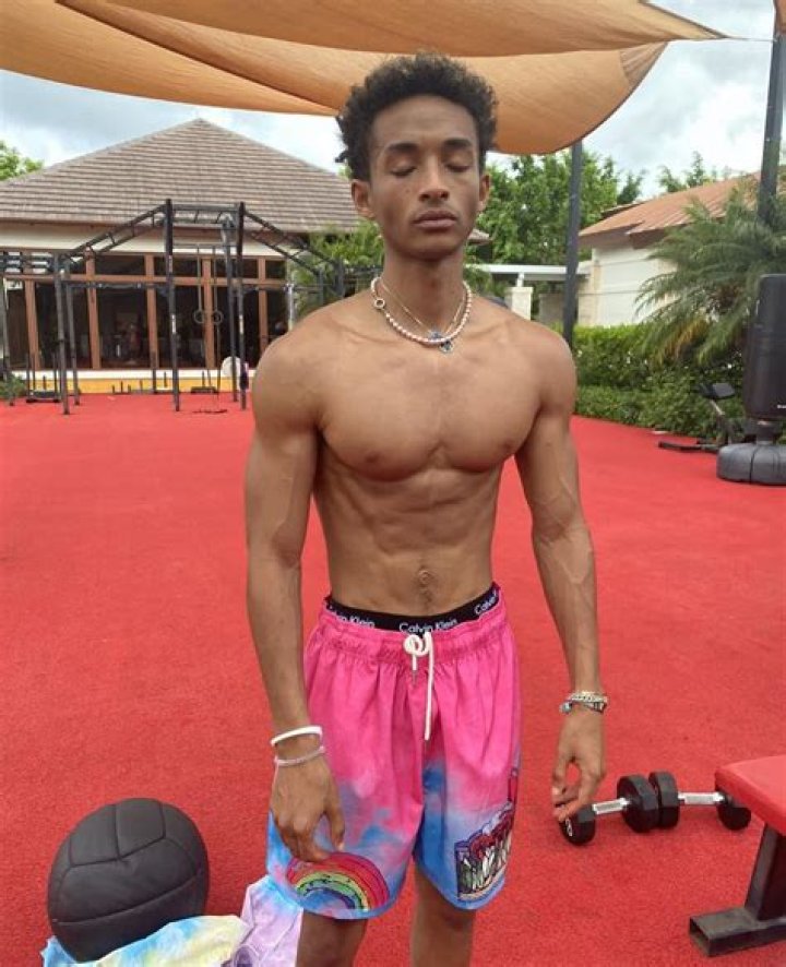 Jaden Smith Reveals Buff Body After Parents Staged Health Intervention – Hollywood Life