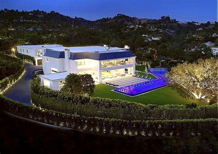 Jennifer Lopez & Ben Affleck Tour Beverly Hills Mansion As House Hunt – Hollywood Life