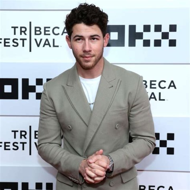 Nick Jonas's Strong New Woman, Delta Goodrem, Just Broke Up With Her Fiance, Beat Cancer & Is Sober! – Hollywood Life