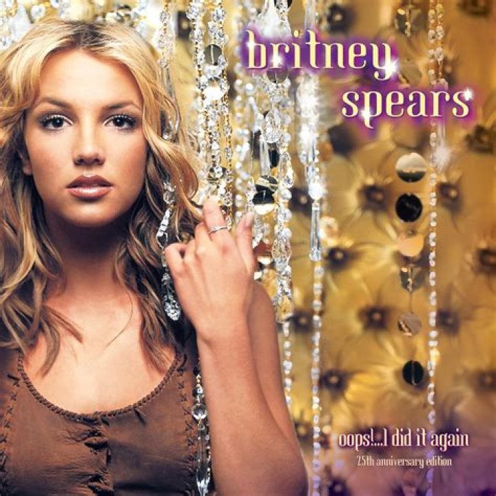Oops, She Did It Again! Britney Spears Shows Off Her Heinous Extensions! – Hollywood Life