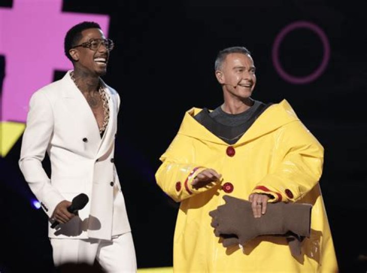 ‘The Masked Singer’ Recap: A Famous Politician Is Revealed As The Bear & Raps ‘Baby Got Back’